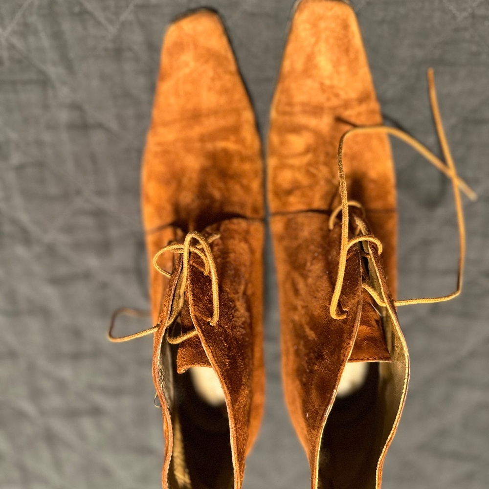 ANNE KLEIN RUST/BROWN SUEDE BOOTIES SIZE 8